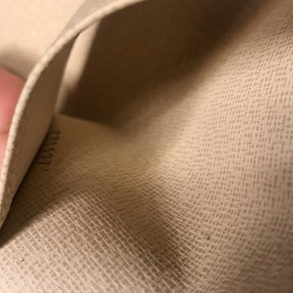 🌟SOLD🌟Authentic Damier Azur 6 Ring Key Holder - - Picture 10 of 12